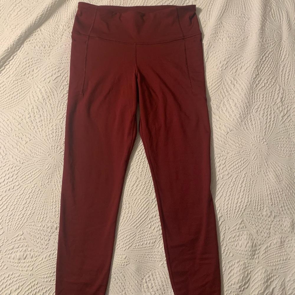 Gapfit ankle leggings. Raw edge. Dark red. Medium regular.